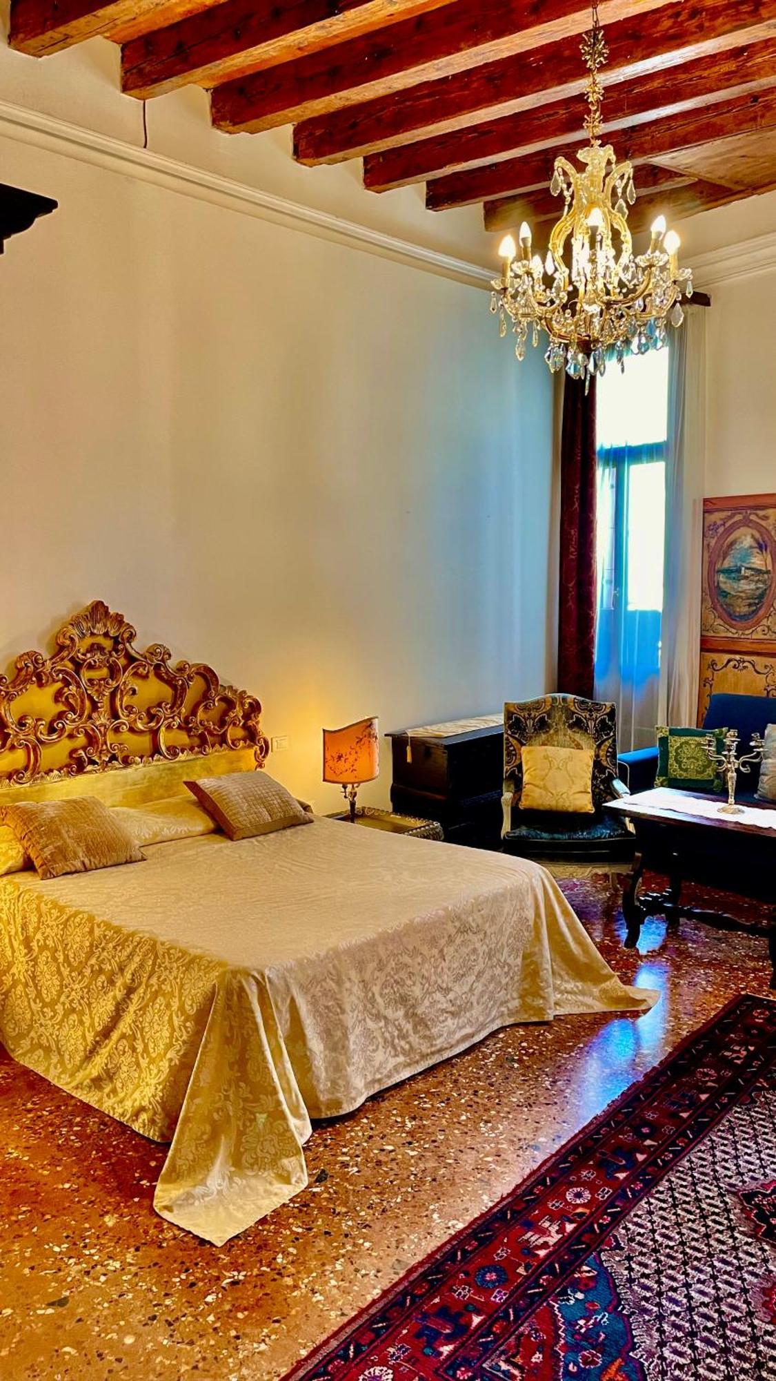 Inn Console - Palais Historique & Romantique *