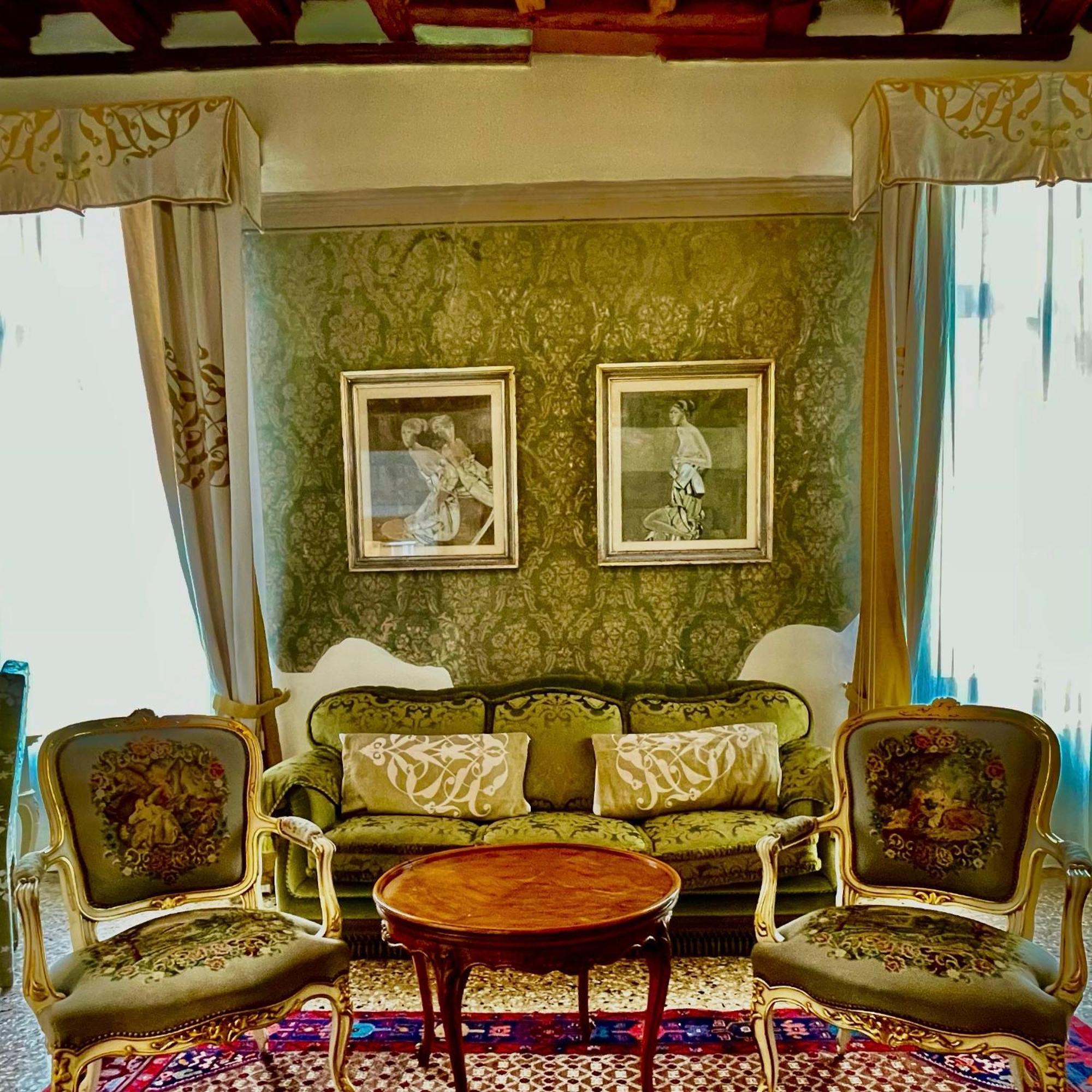 Zajazd Console - Palais Historique & Romantique